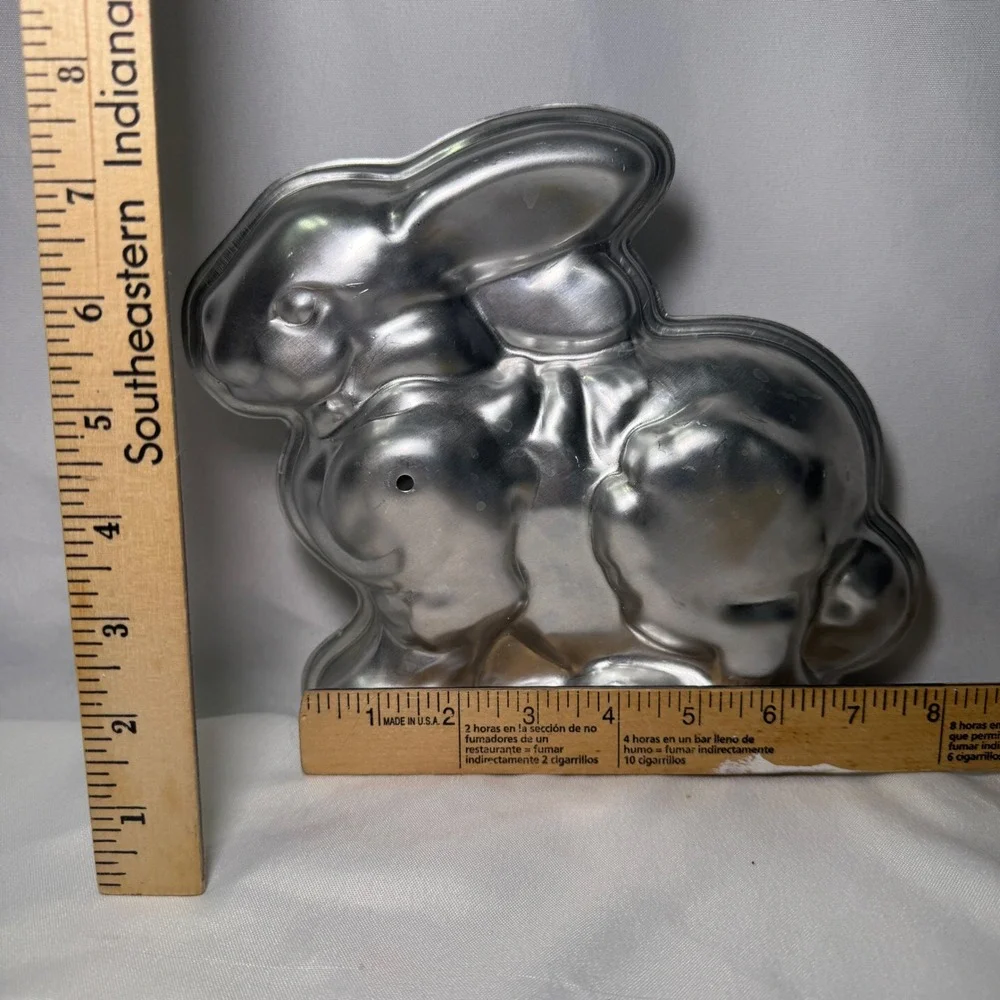 Vintage Nordic‎ Ware 3D Bunny Rabbit Cake Mold Cast Aluminum 2 Piece with Recipe